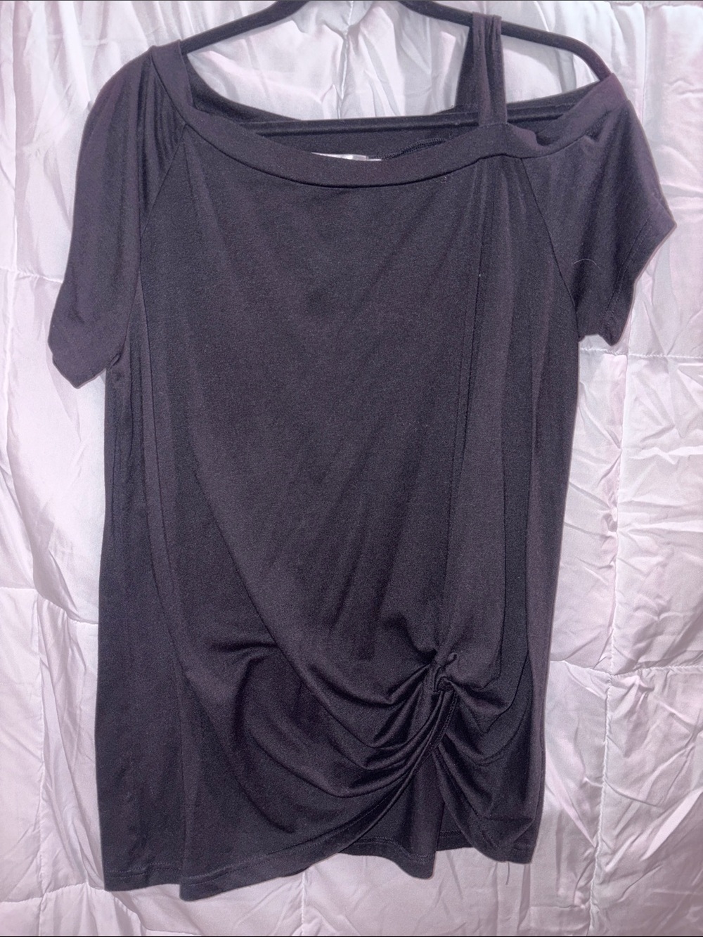 Women's Black Off-Shoulder Twist-Knot Short Sleeve Tee